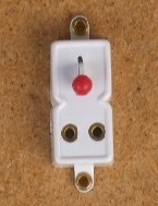 Schalter + Steckdose , weiß / eckig 3,5 V  ( AC & DC ) 